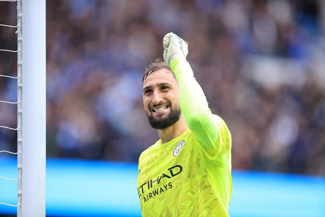 Gianluigi Donnarumman erinomainen suoritus Manchester Cityn debyyttiottelussa